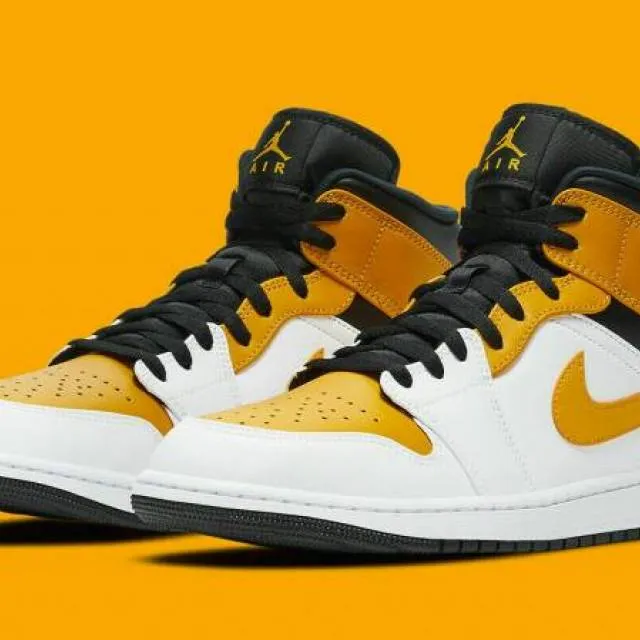 AUTHENTIC NIKE AIR JORDAN 1 Mid SE University Gold Black...