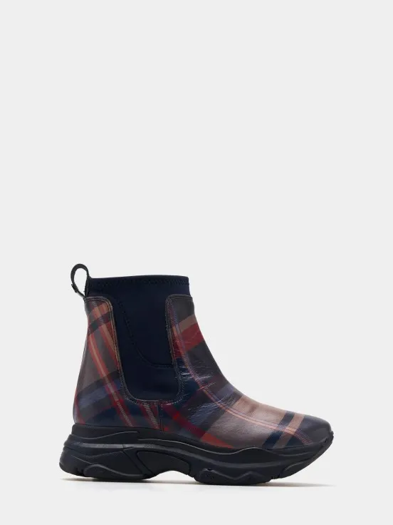 Chelsea plaid boot