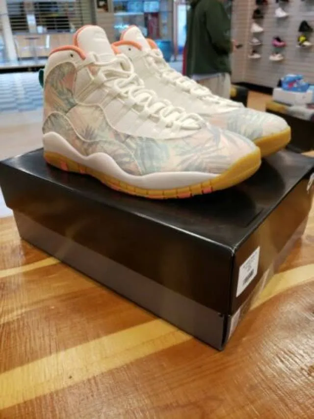 Nike Air Jordan 10 Retro ‘Super Bowl LIV’ Miami Snea...