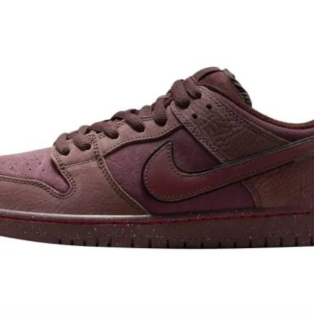 Nike SB Dunk Low City of Love Burgundy Crush