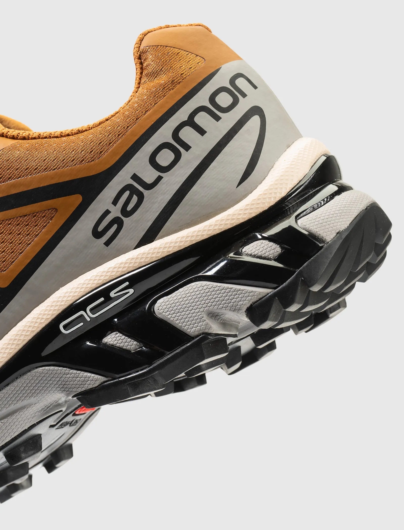 SALOMON XT-6 