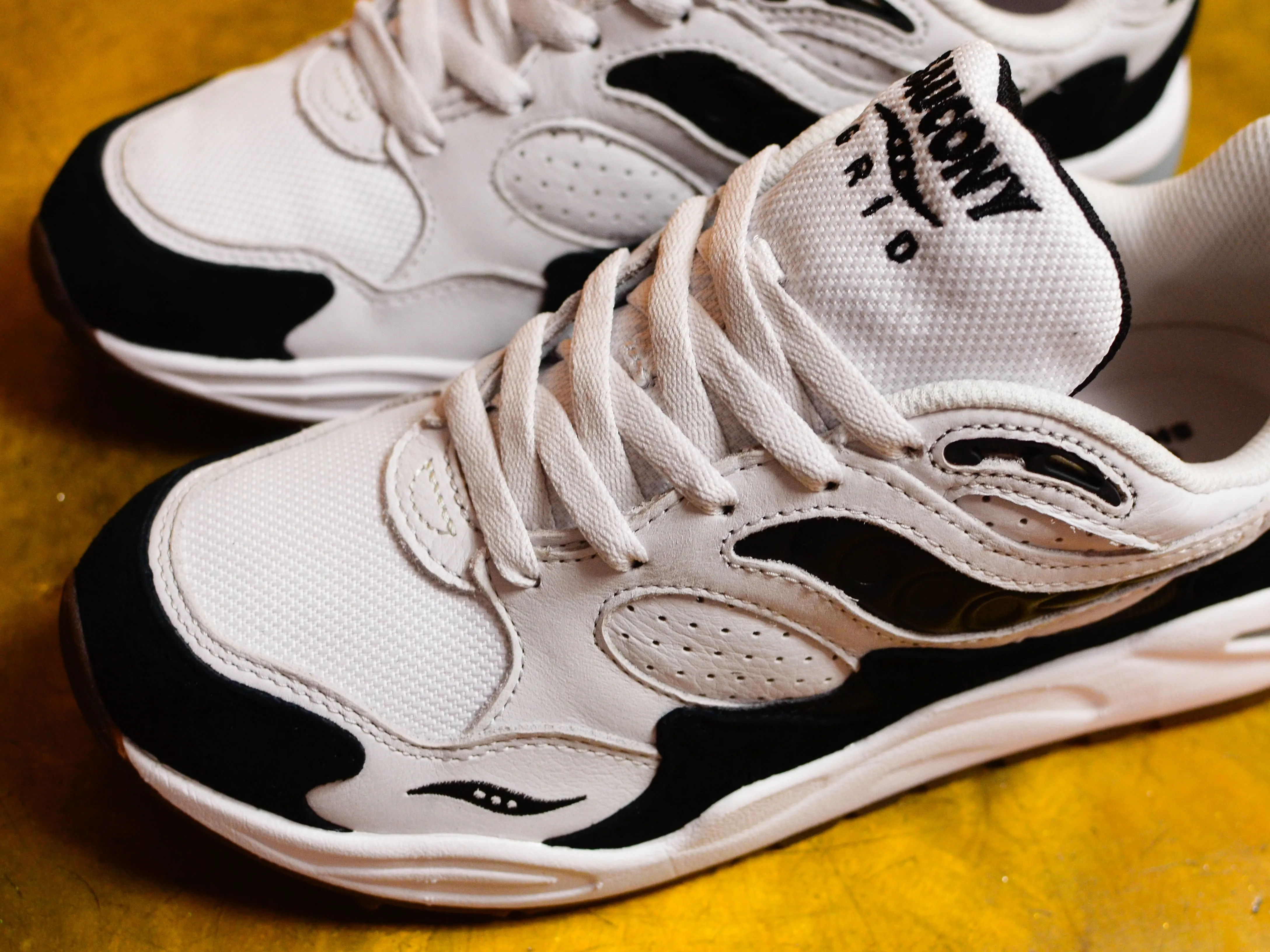 Saucony Grid Shadow 2 - Grey / Black