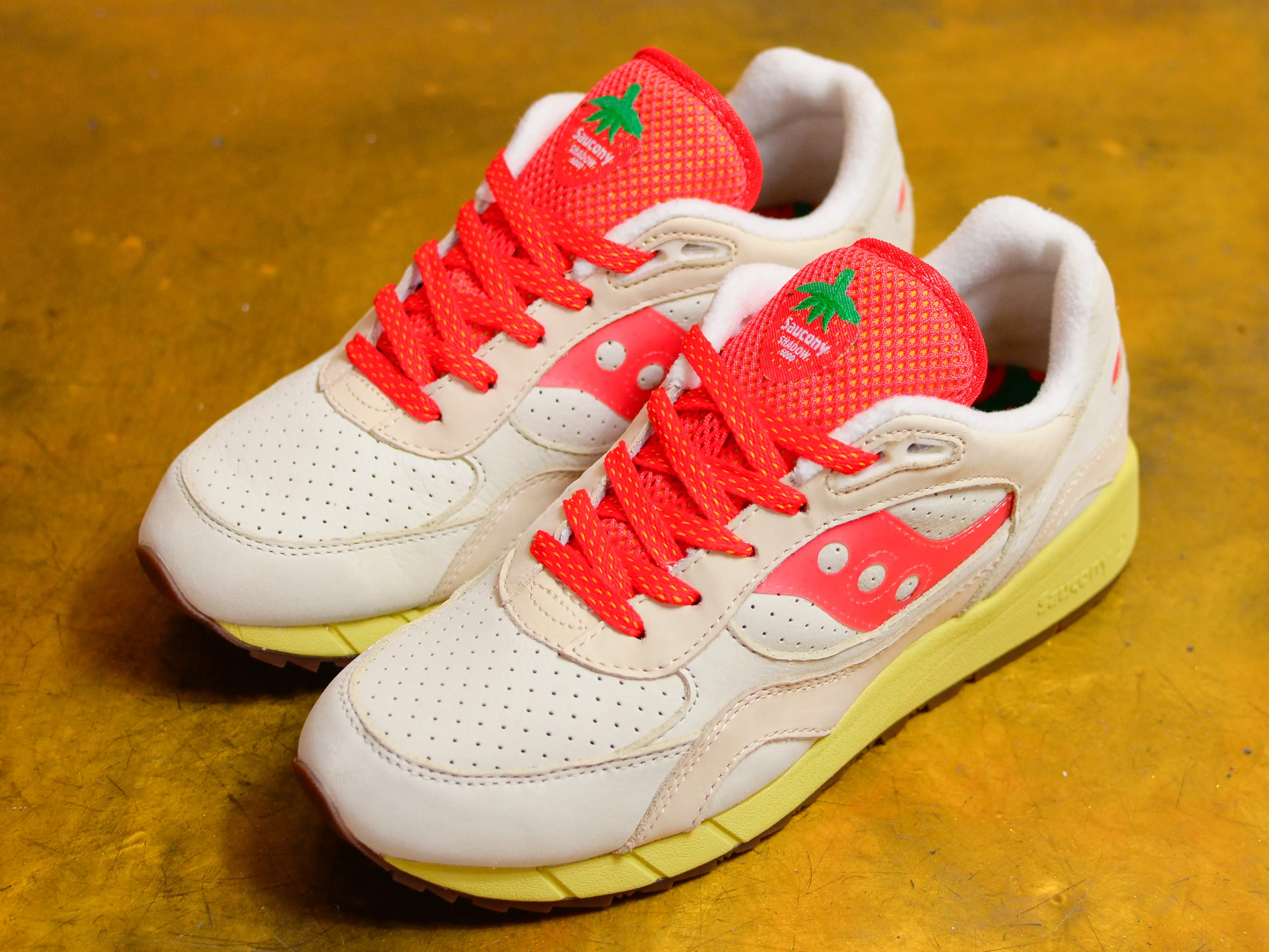 Saucony Shadow 6000 - New York Cheesecake