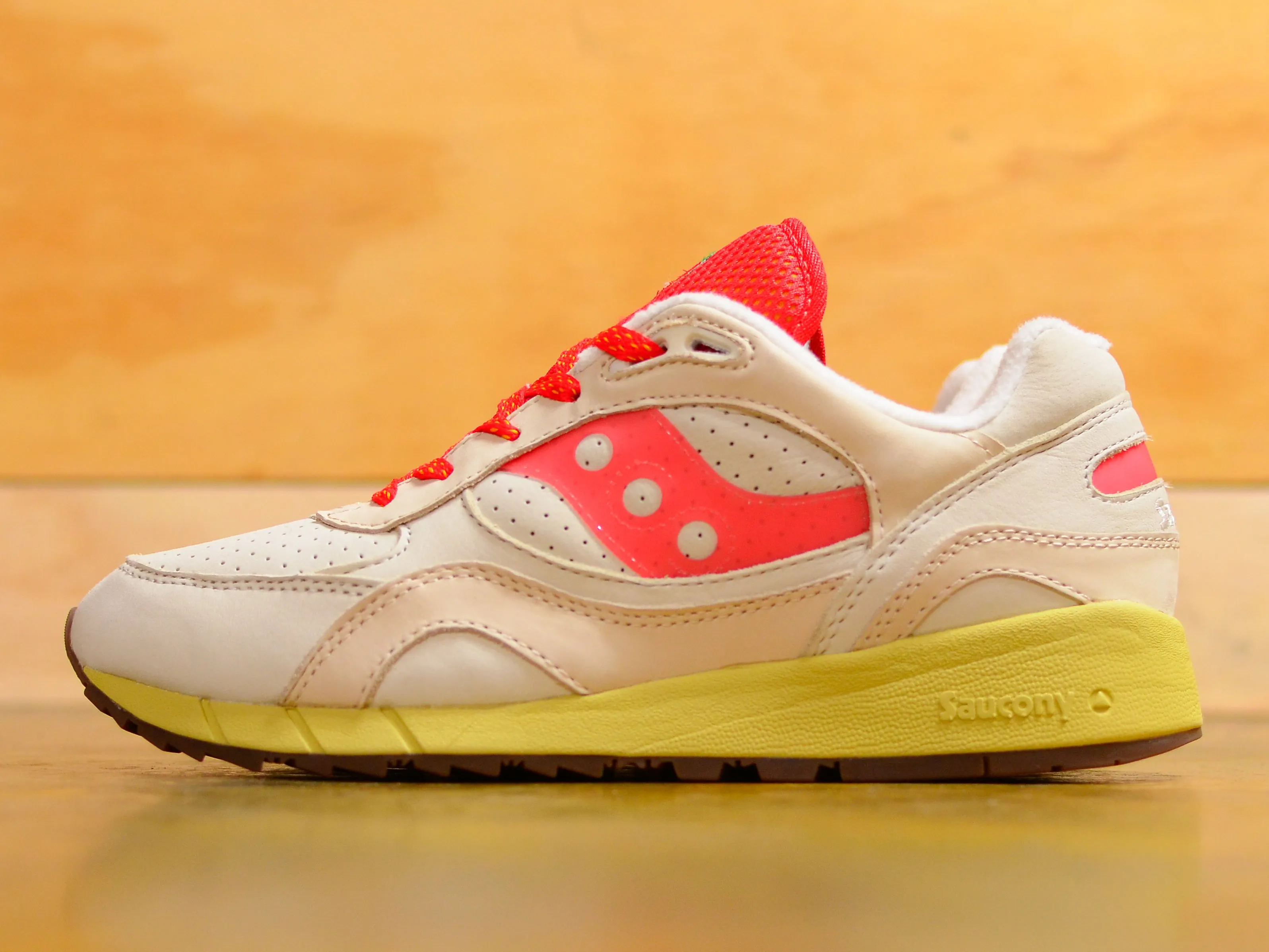 Saucony Shadow 6000 - New York Cheesecake