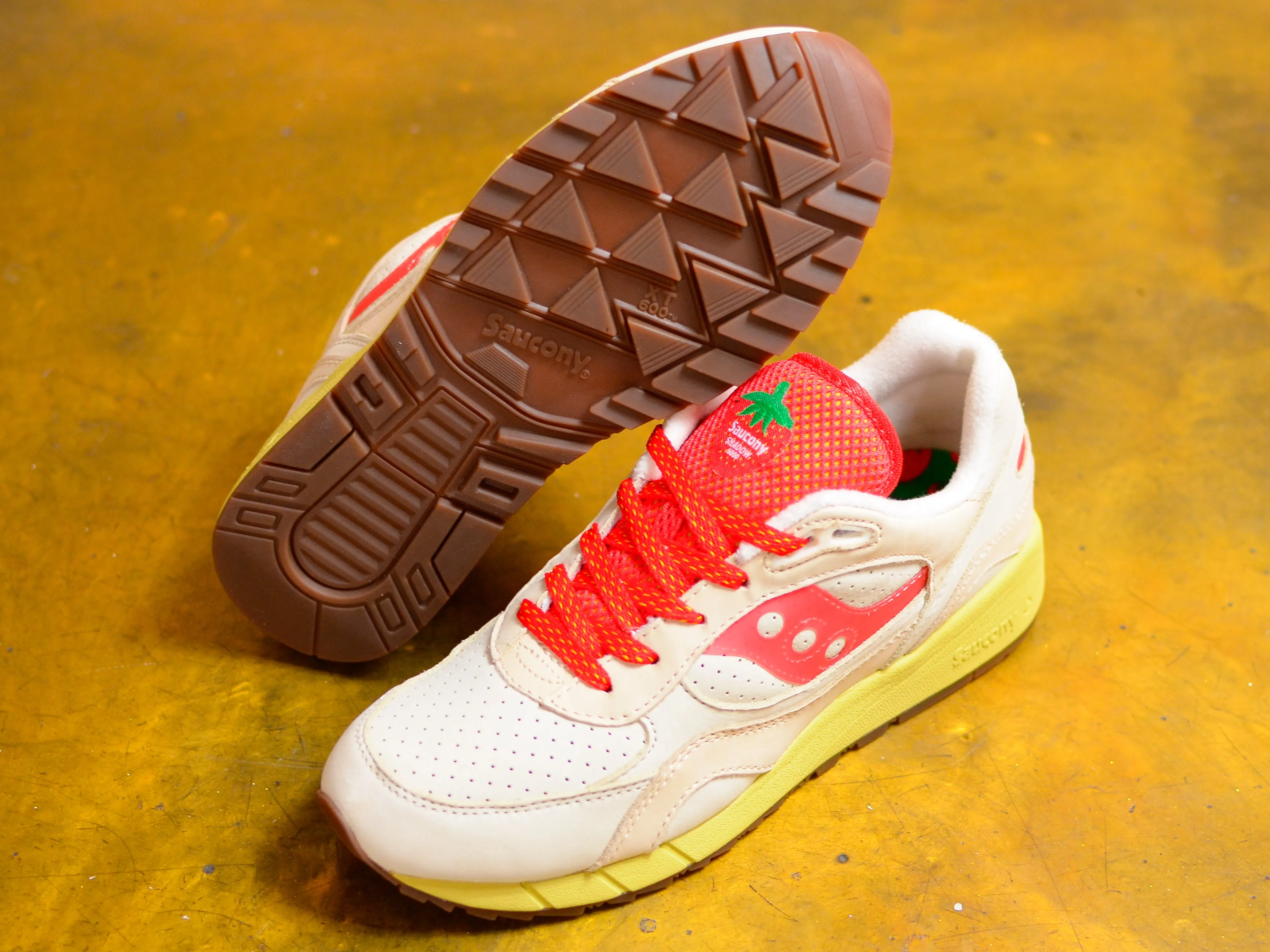 Saucony Shadow 6000 - New York Cheesecake