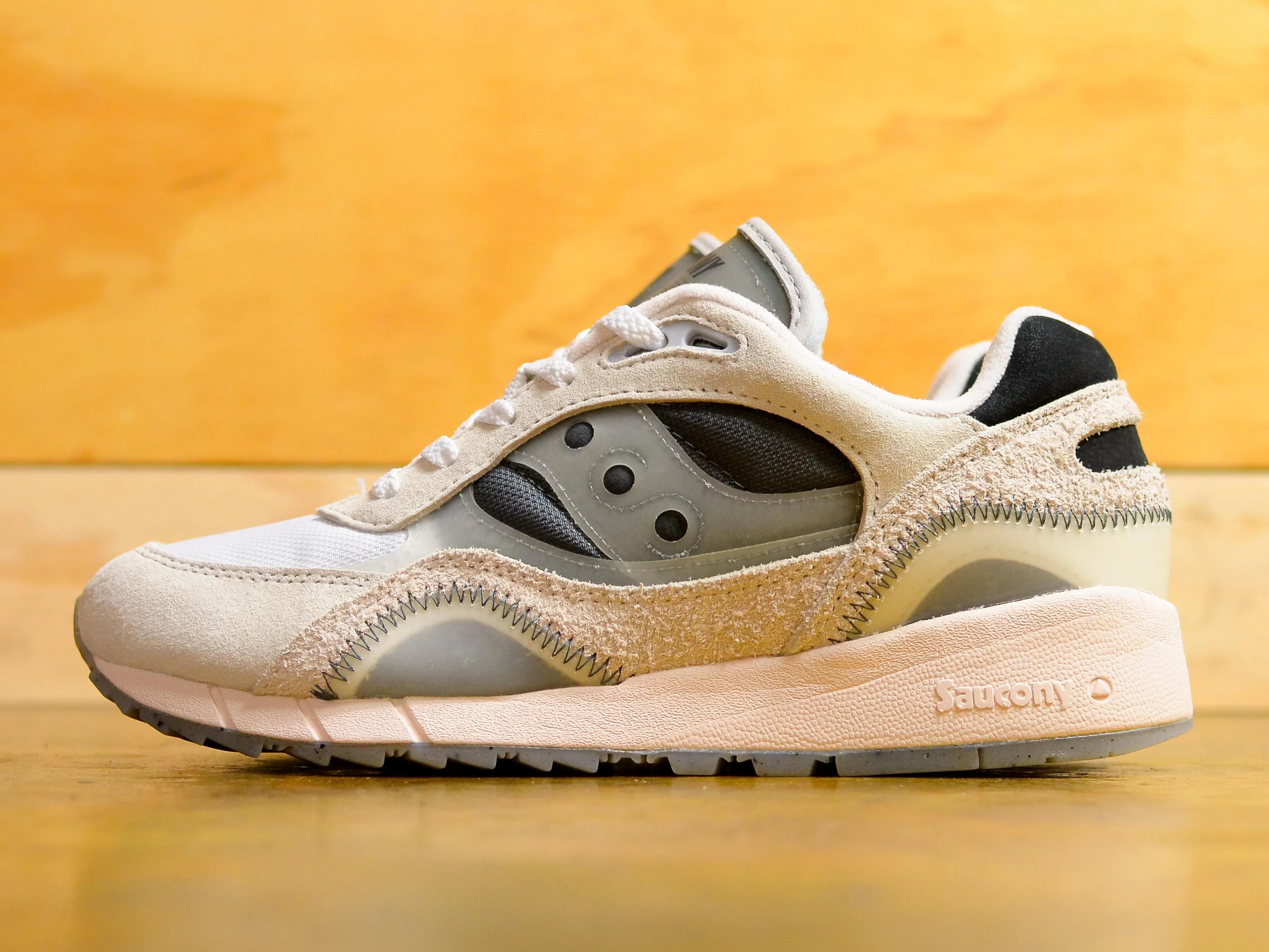 Saucony Shadow 6000 - White / Dark Grey