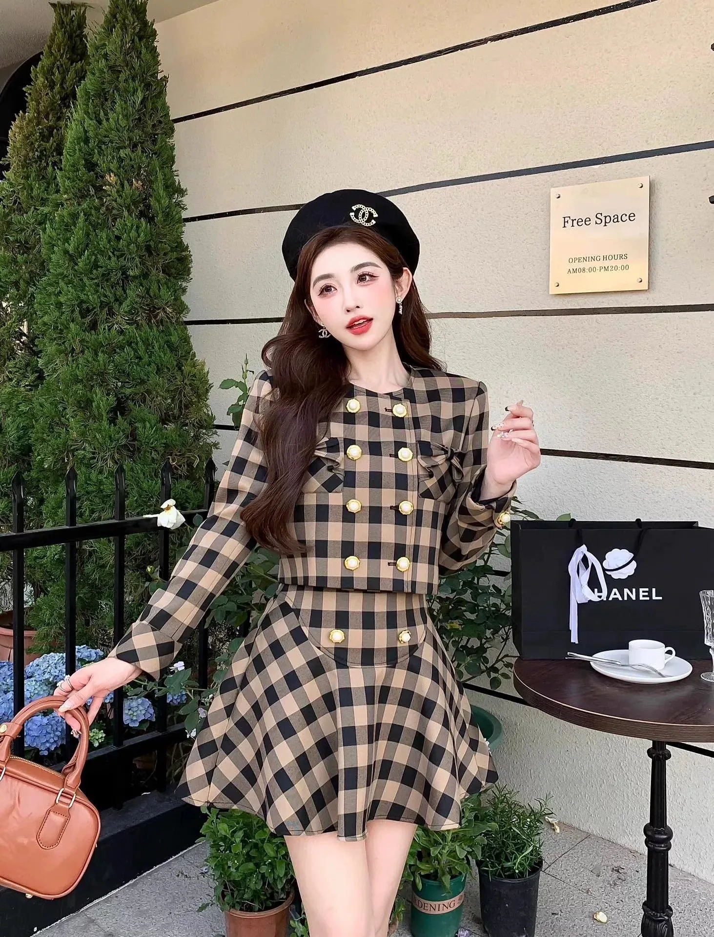 Shenzhen Nanyou European niche designer light luxury street gentle style contrasting plaid jacket top short skirt suit