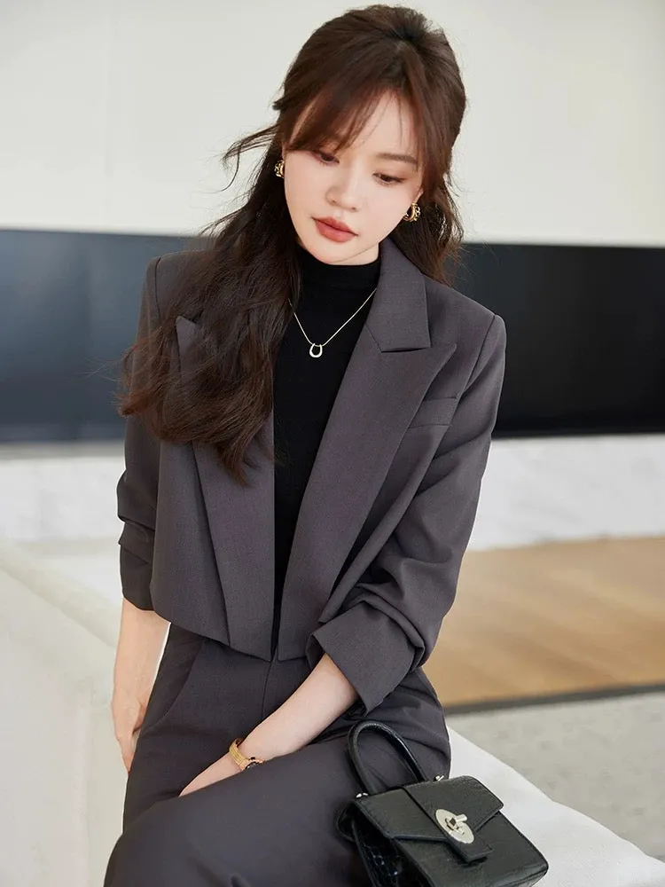 Short suit suit for small women early spring 2024 new high-end two-piece suit temperament casual suit jacket