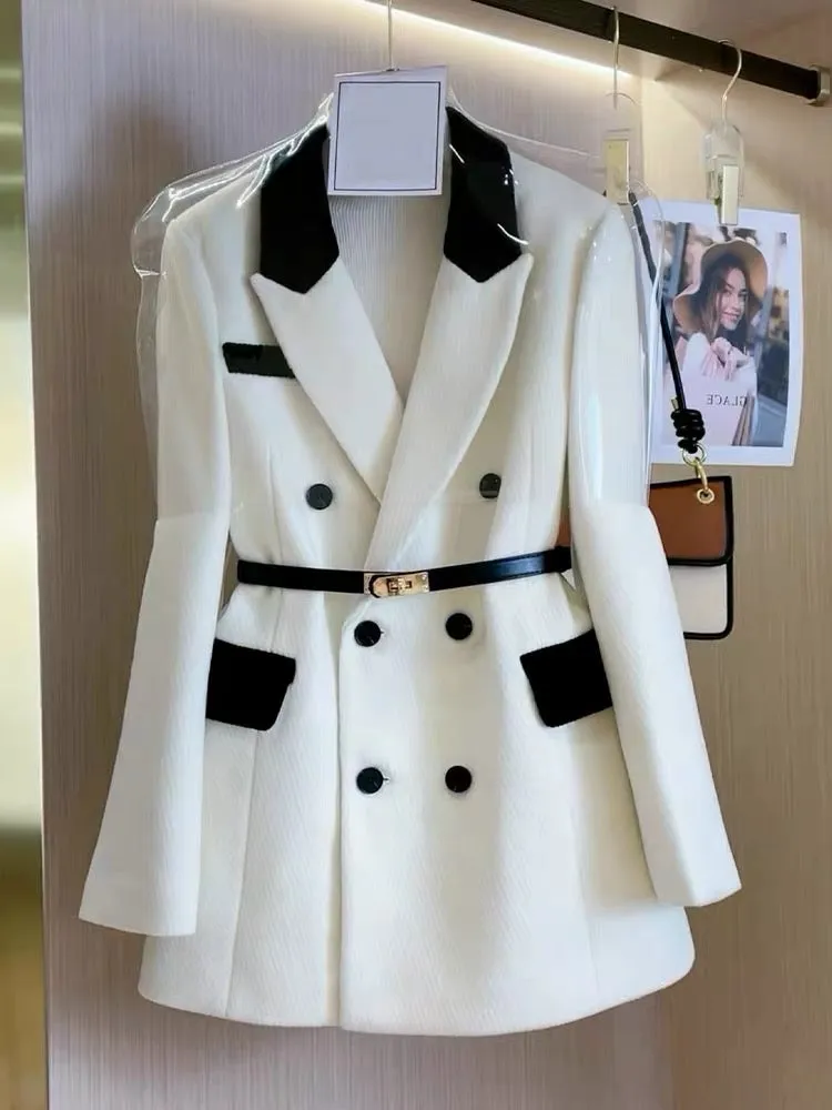 Unique, chic, super good-looking, age-reducing, French-style, high-end, elegant, socialite, spring and autumn white suit jacket 